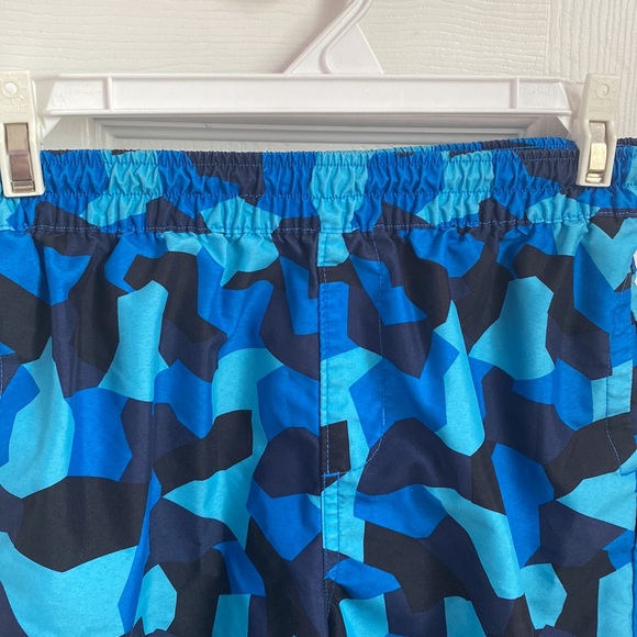 The North Face boys swimwear size L(14-16), multi blue in color - Picture 2 of 8